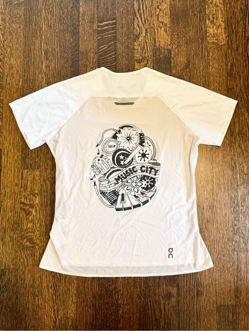 On Running Performance-T White/Silver — image 3 of 8